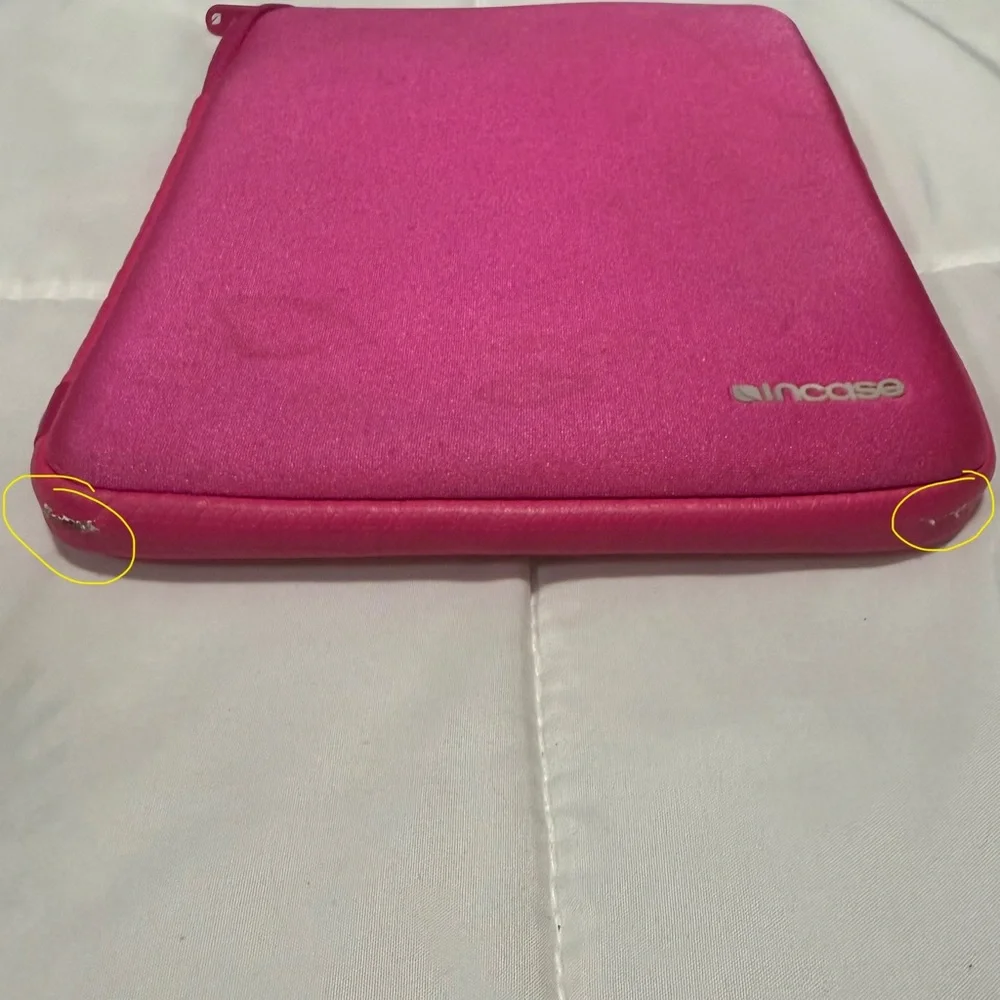 Incase Sleeve for 9-inch Tablet